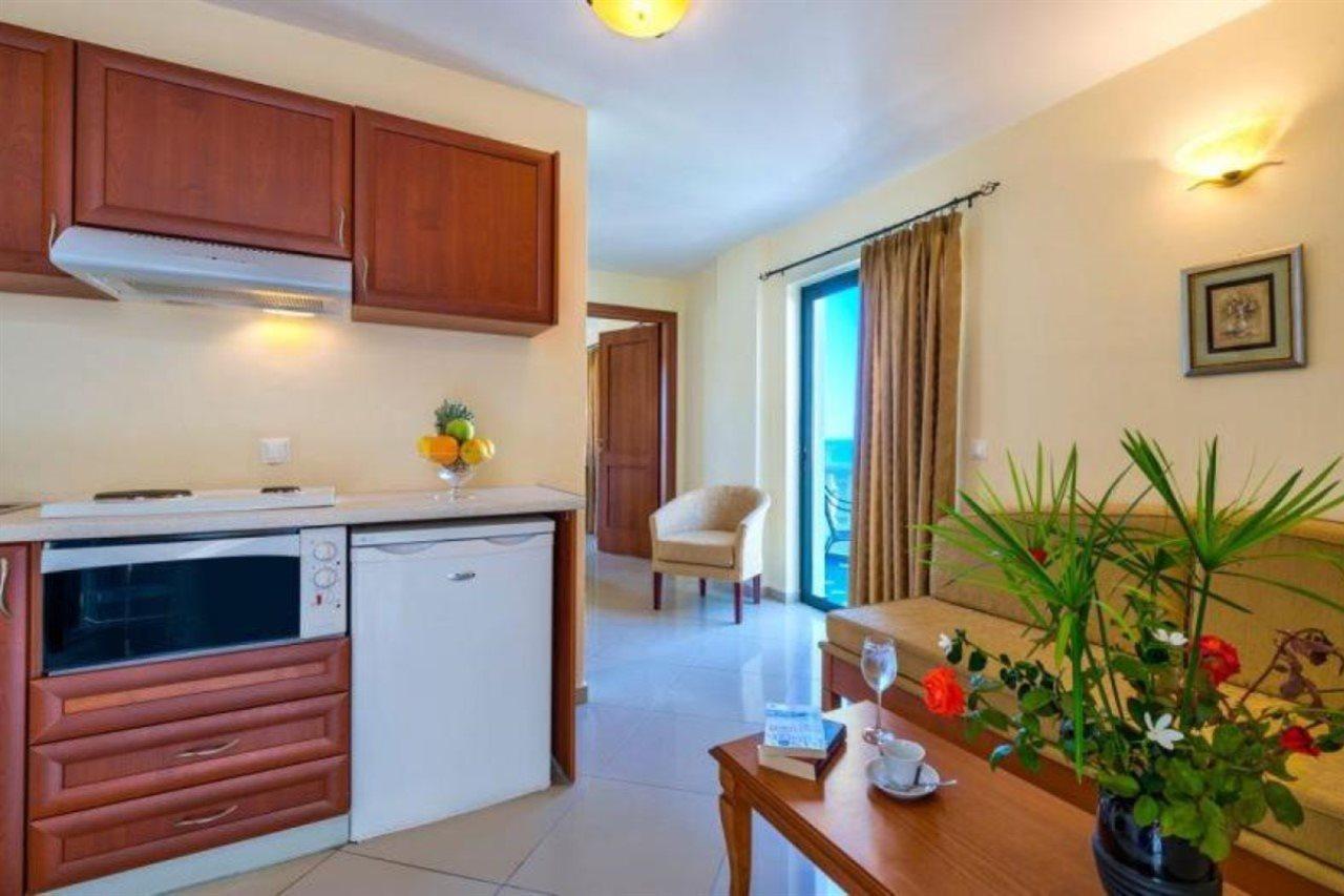 Antilia Apartments Tavronitis  Bagian luar foto